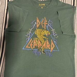 Def Leppard Graphic Tee — Green with Yellow Leopard